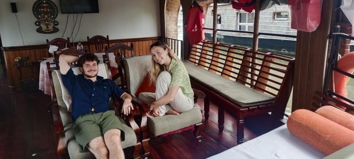 Kalappura Houseboats & Tours * Alappuzha