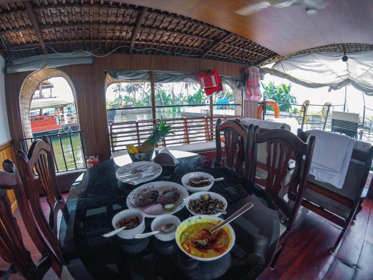 Kalappura Houseboats & Tours Alappuzha