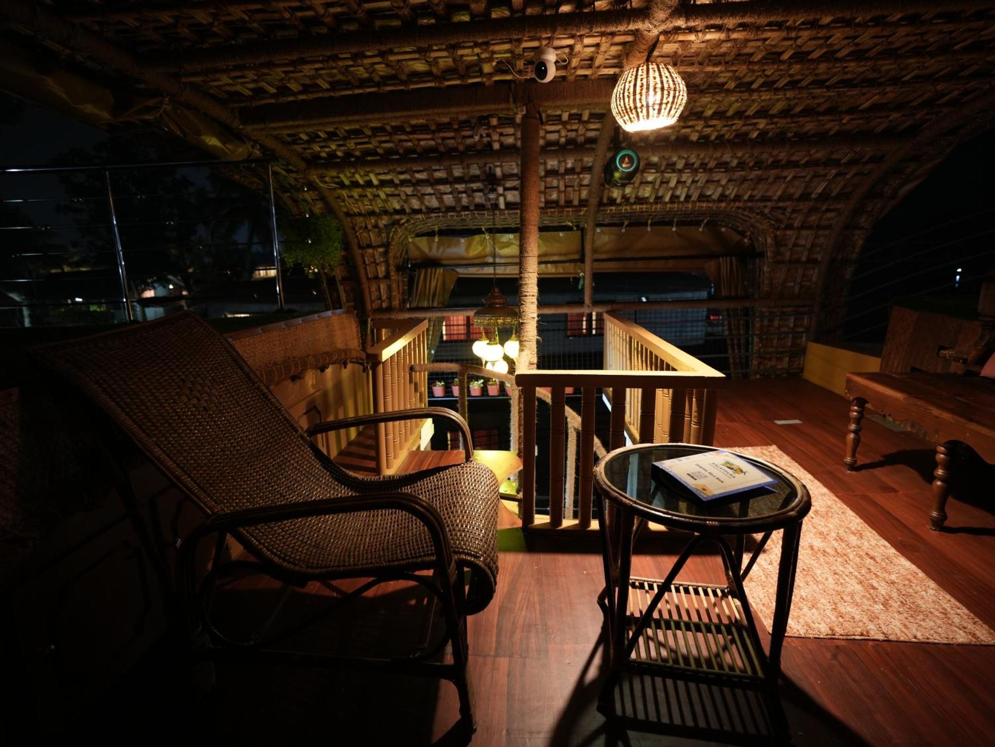 Kalappura Houseboats & Tours *